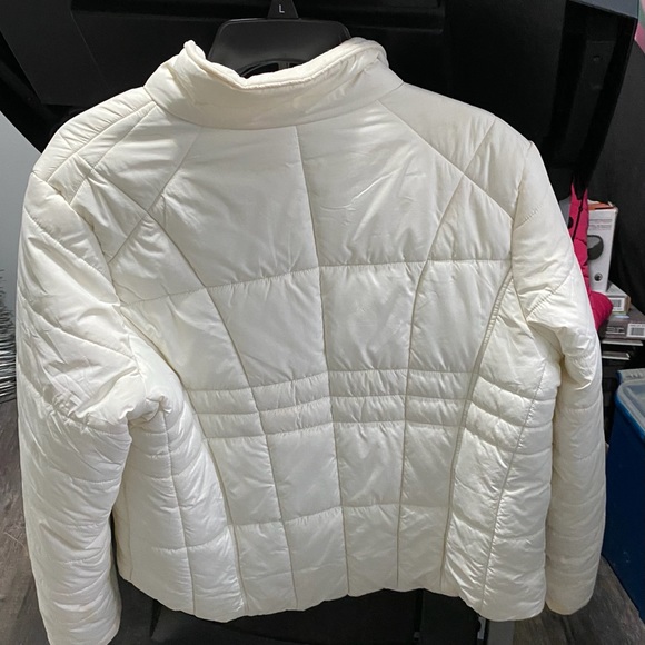 Lightweight coat. - Picture 3 of 3